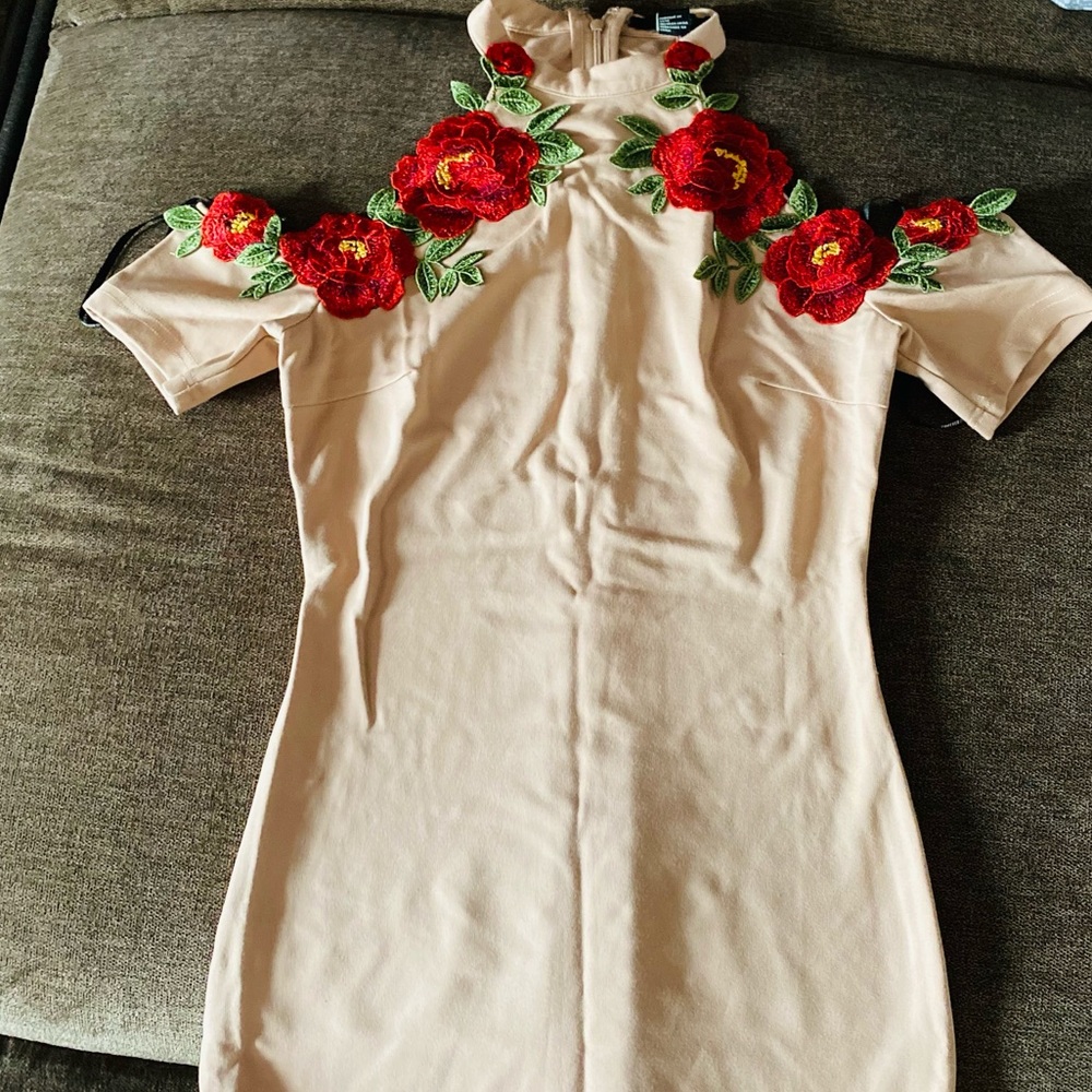 Dress - Picture 4 of 6